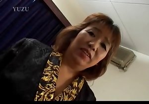 Wrinkly Japanese MILF begging to get fucked