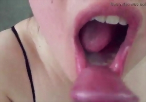 Sweetheart MILF swallows a big load of sperm in close-up